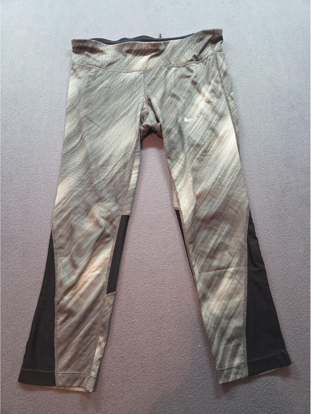 women's green athletic capri leggings w/drawstring by Nike size M